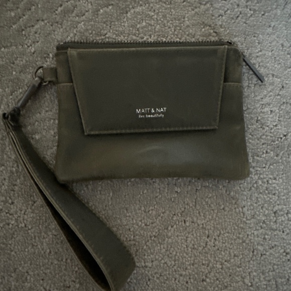 Matt & Nat - Picture 1 of 4